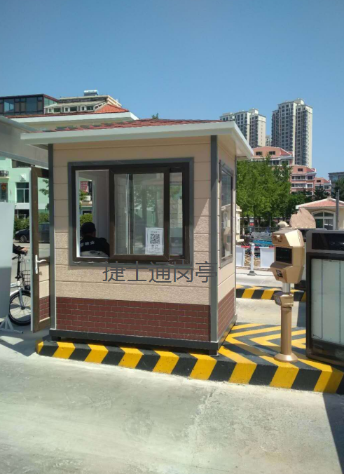 煙臺市，萊山區(qū)迎春大街綠色家園雕花板保安亭