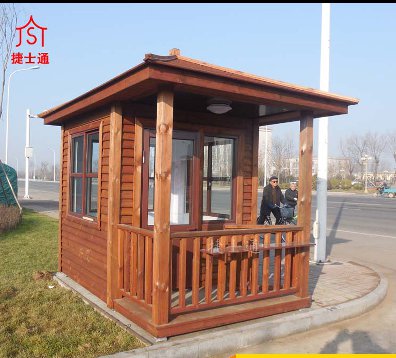公園景區(qū)值班內(nèi)部都是鍍鋅方管，屬于鋼結(jié)構(gòu)崗亭警務室防腐木崗亭